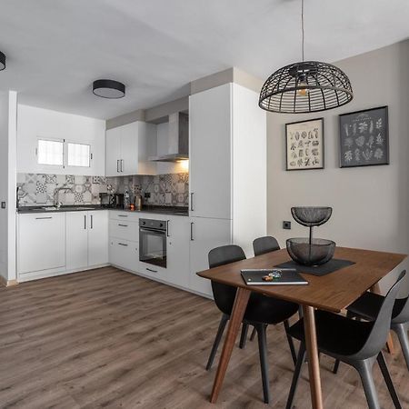 Stylish Apartment With Sea View ネルハ エクステリア 写真