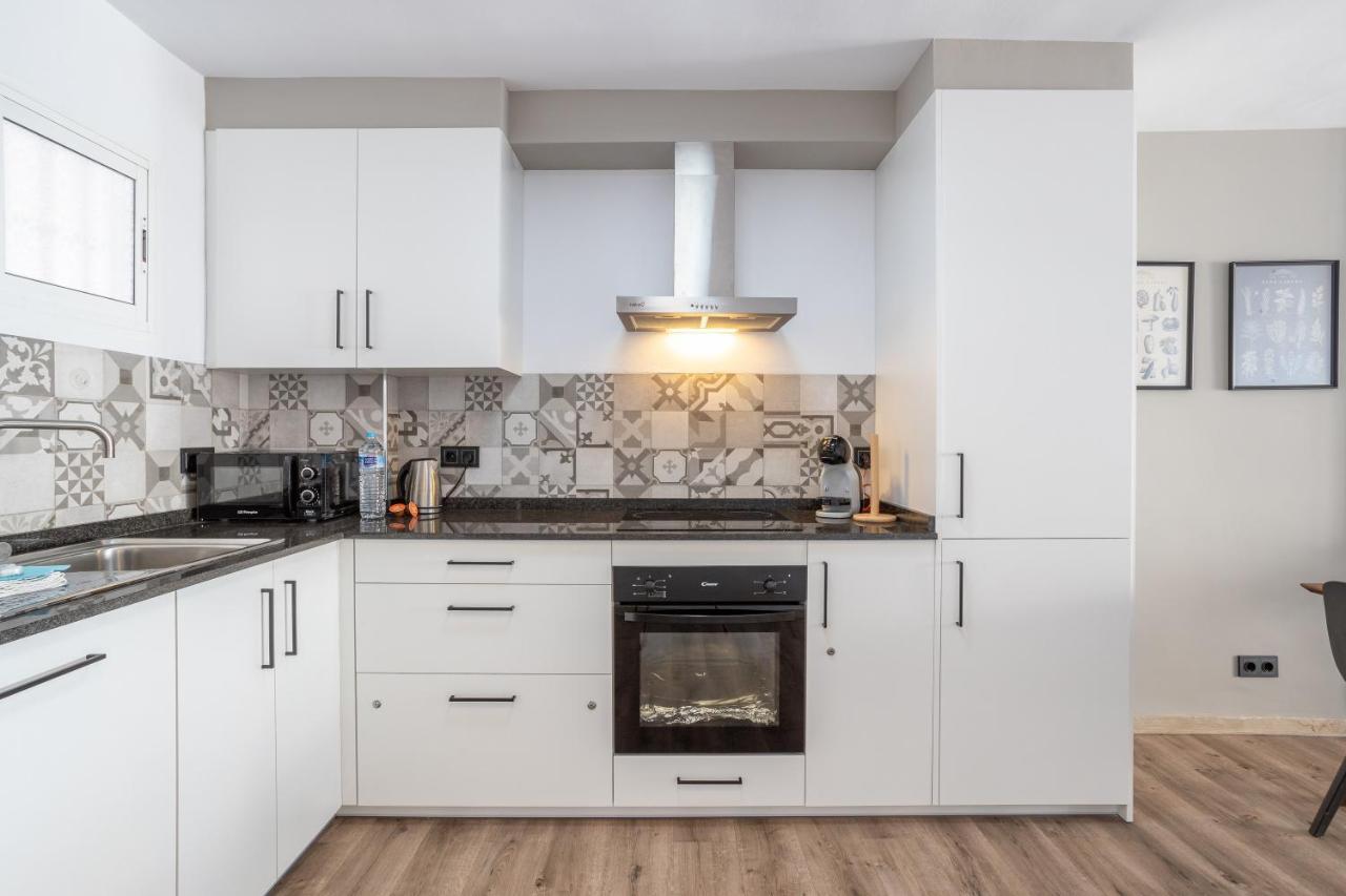 Stylish Apartment With Sea View ネルハ エクステリア 写真