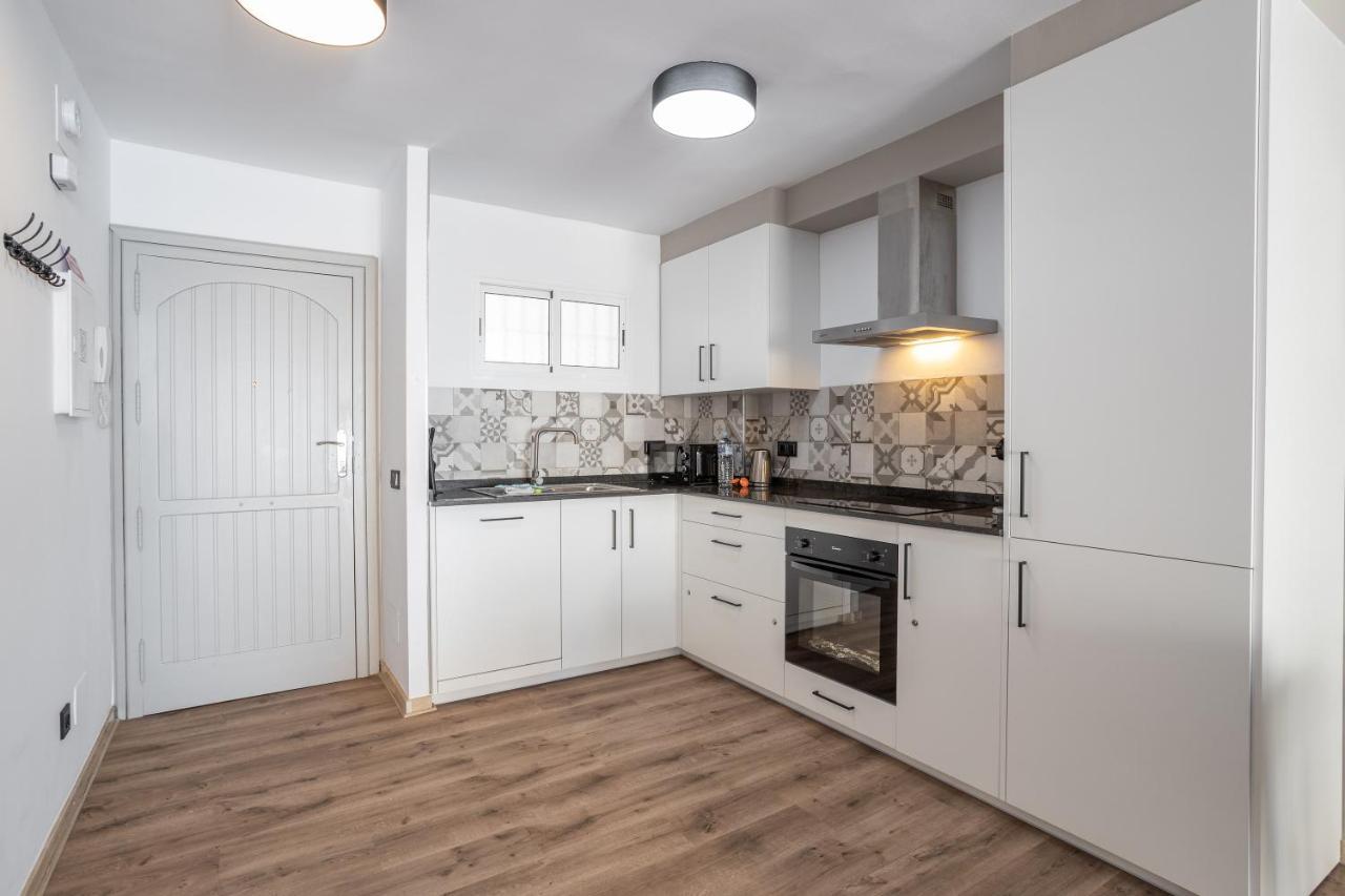 Stylish Apartment With Sea View ネルハ エクステリア 写真